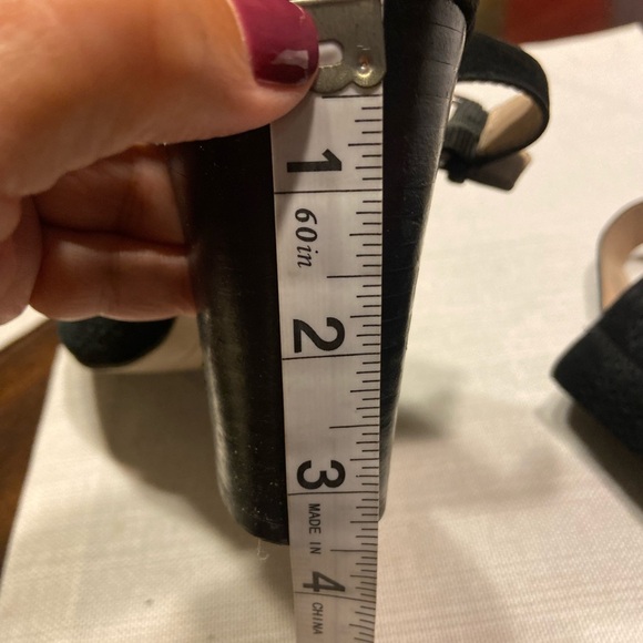 Tahari open beep toe shoes - Picture 14 of 16